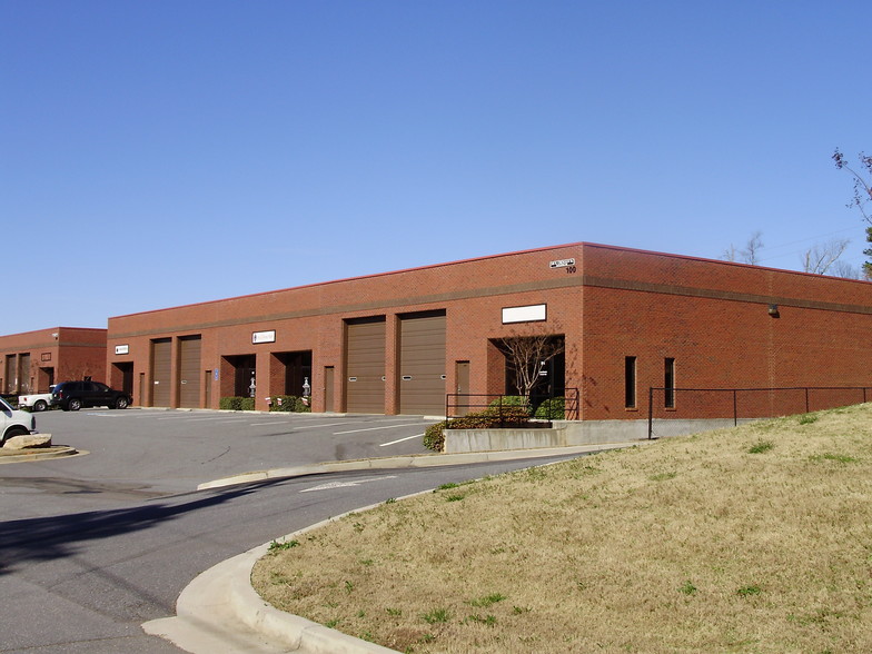 248 E Crogan St, Lawrenceville, GA for lease - Building Photo - Image 2 of 8