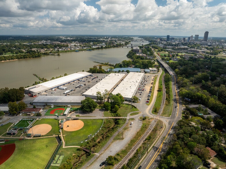 2400 Cantrell Rd, Little Rock, AR for lease - Building Photo - Image 1 of 7