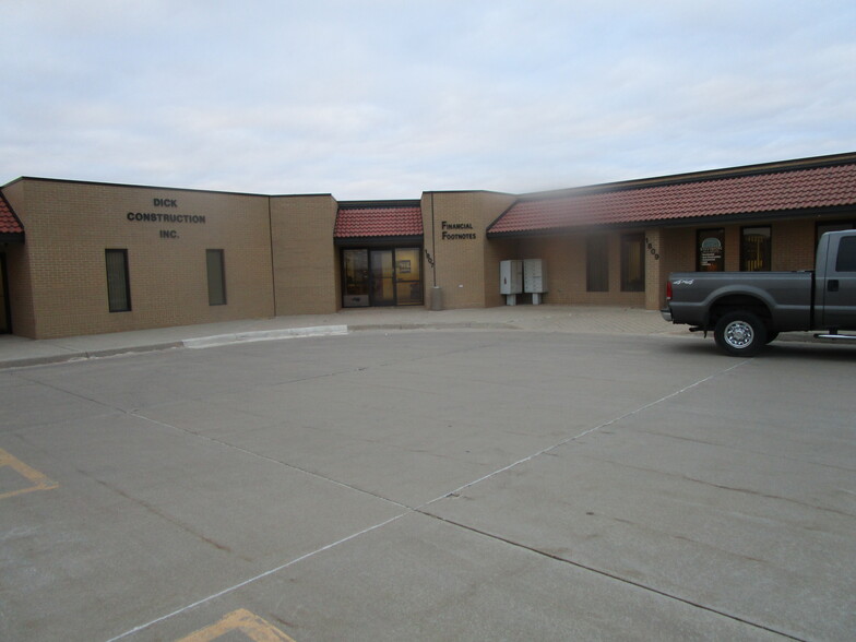 1807 E Mary St, Garden City, KS for lease - Building Photo - Image 1 of 12