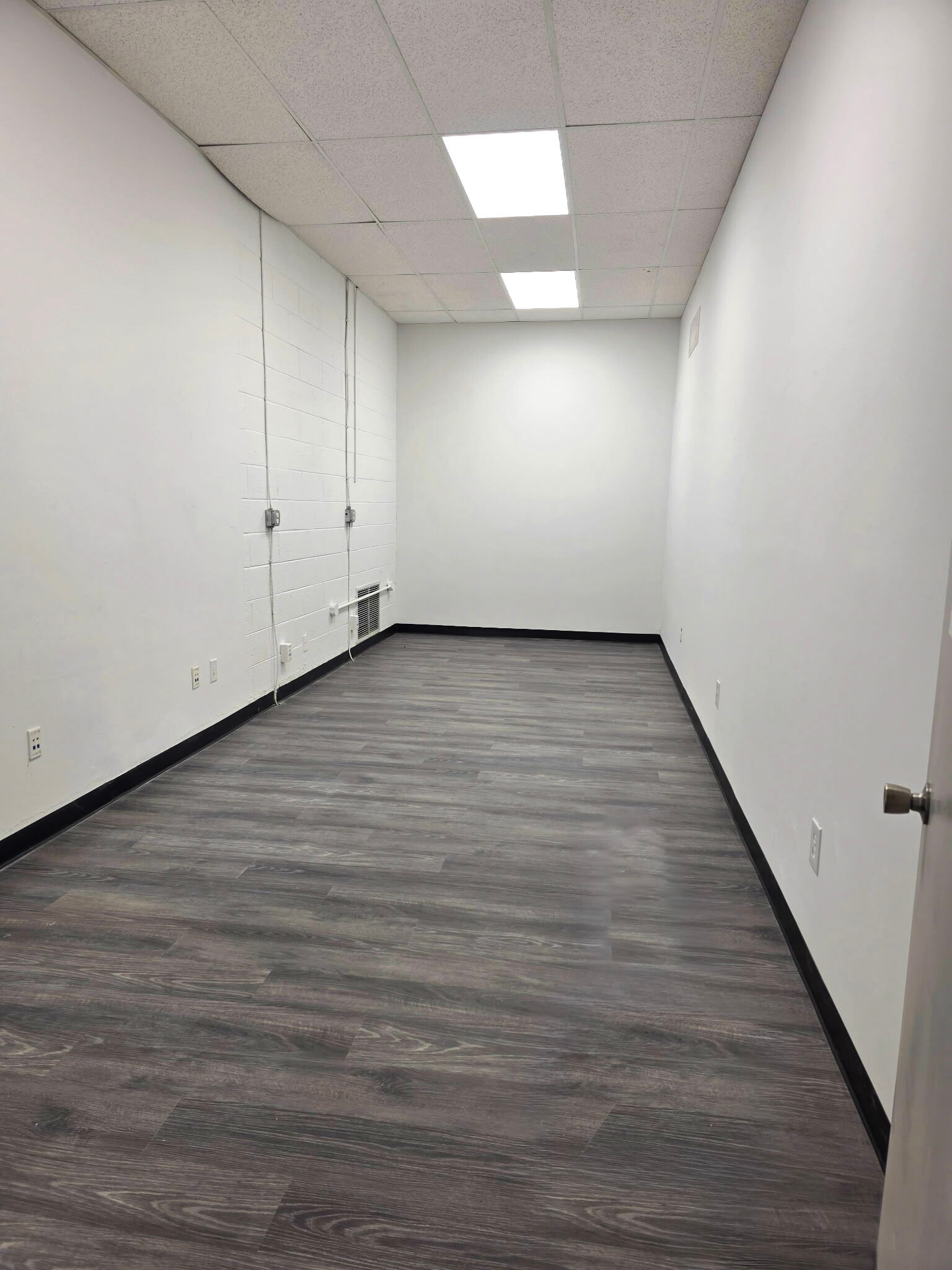 401-425 E Hunting Park Ave, Philadelphia, PA for lease Building Photo- Image 1 of 6