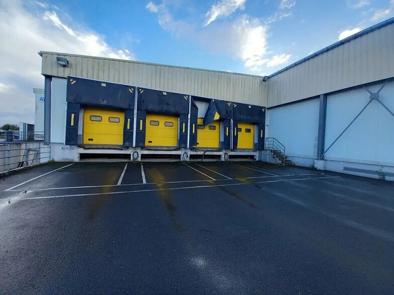 Flex in Bayeux for sale - Building Photo - Image 2 of 13