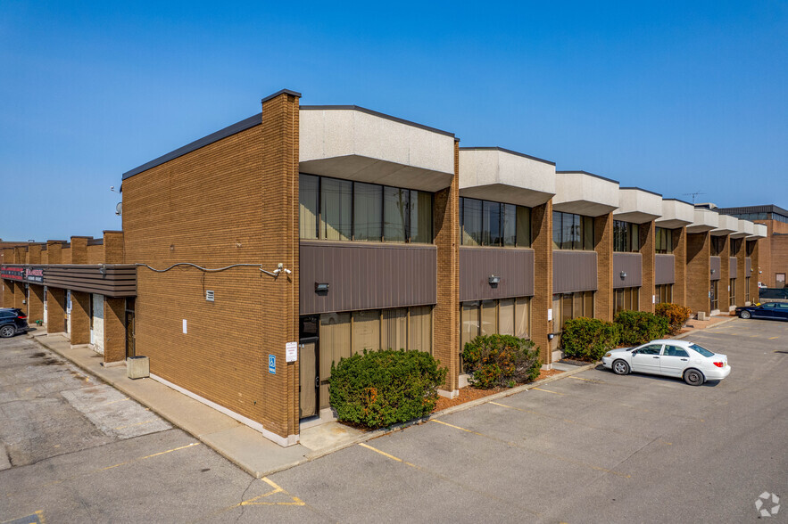 430 Signet Dr, Toronto, ON for lease - Building Photo - Image 2 of 5