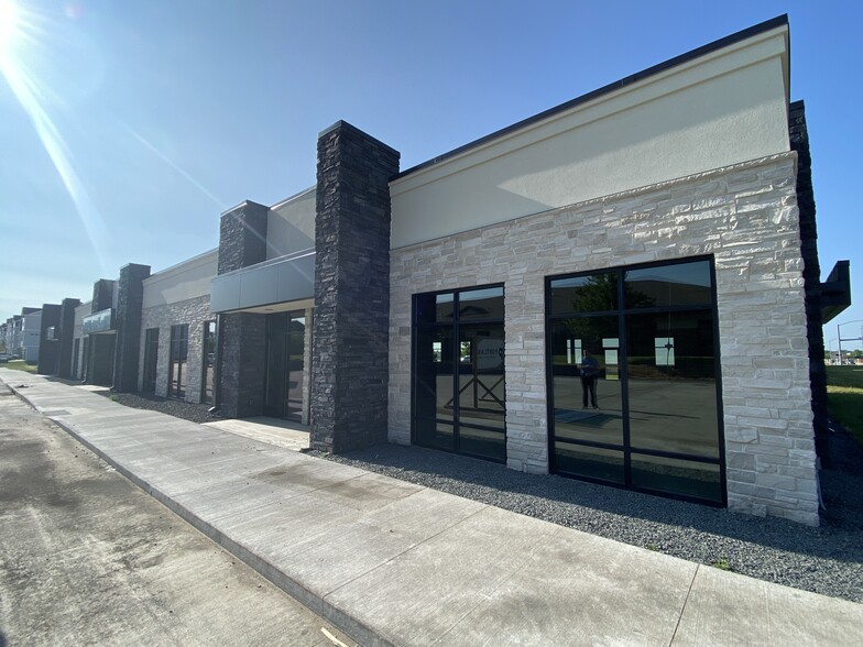 2405 N Ankeny Blvd, Ankeny, IA for lease - Building Photo - Image 3 of 14