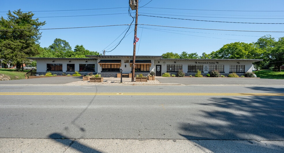 410 E Main St, Haw River, NC for sale - Building Photo - Image 1 of 33