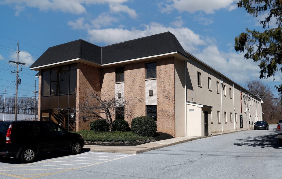 910 S Chapel St, Newark, DE for lease - Building Photo - Image 2 of 3