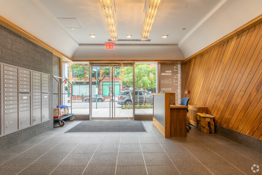 241 Atlantic Ave, Brooklyn, NY for sale - Lobby - Image 1 of 1