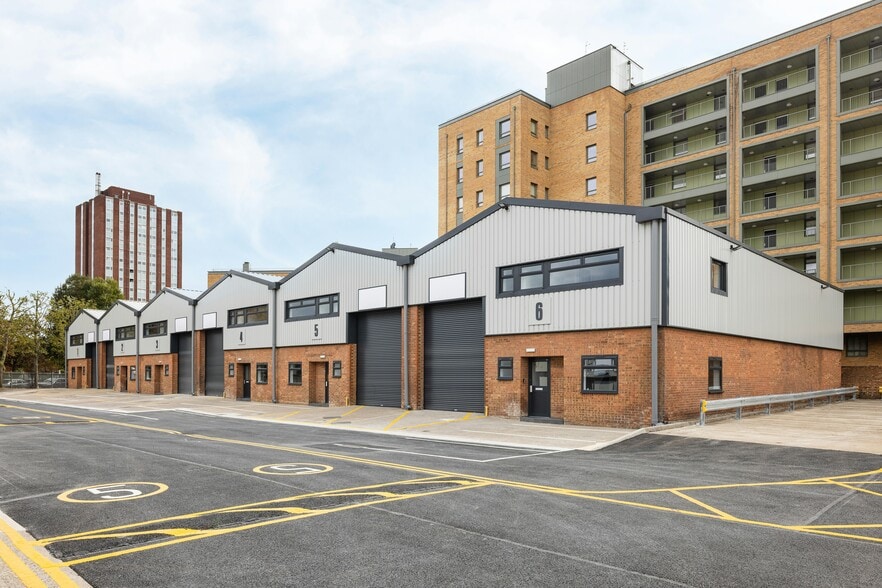 Langhedge Ln, London for lease - Building Photo - Image 1 of 17