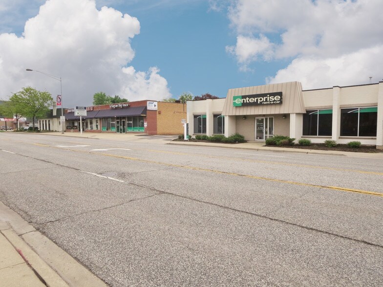 215 S Arlington Heights Rd, Arlington Heights, IL 60005