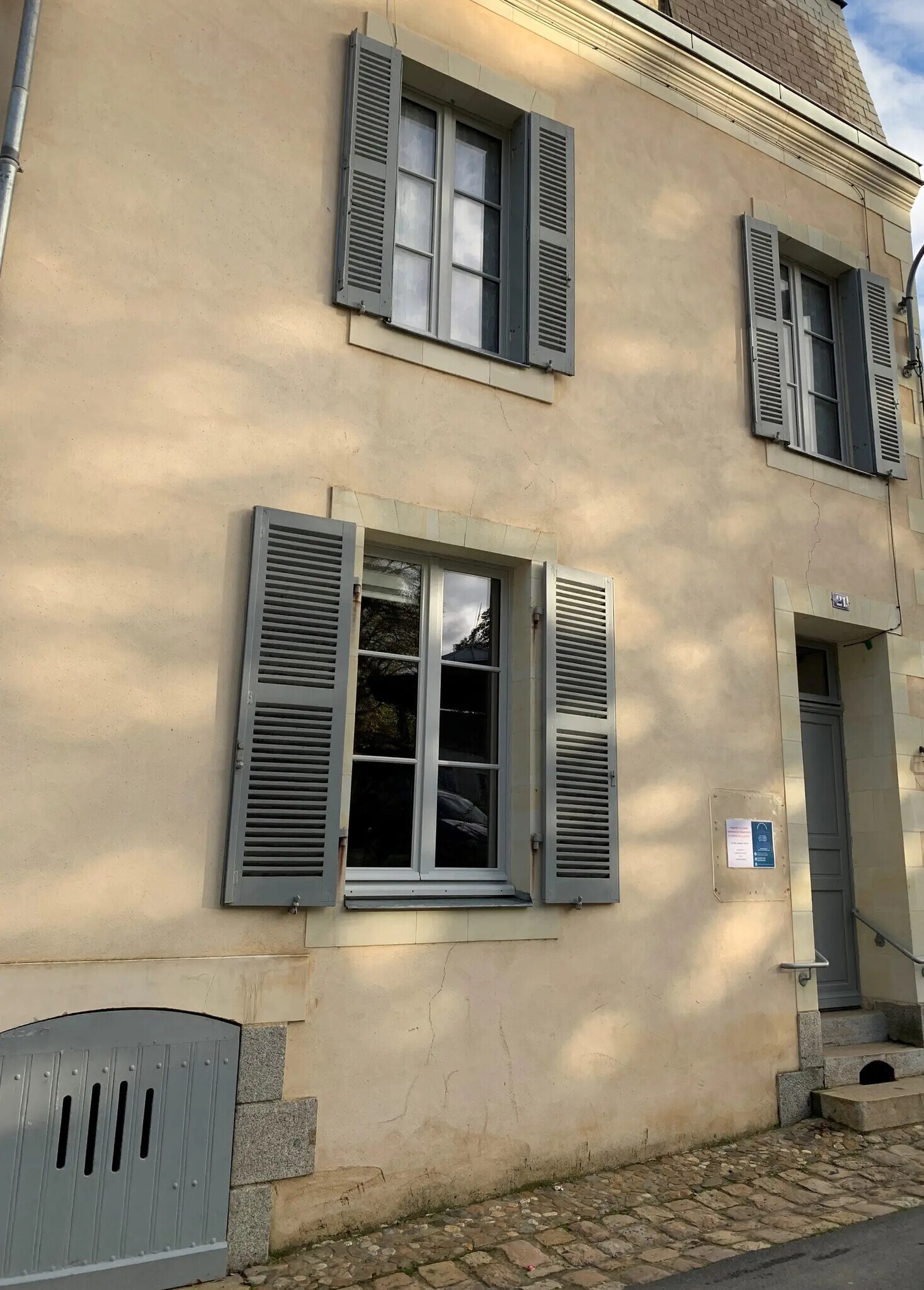 Office in Château-Gontier-sur-Mayenne for lease Building Photo- Image 1 of 5