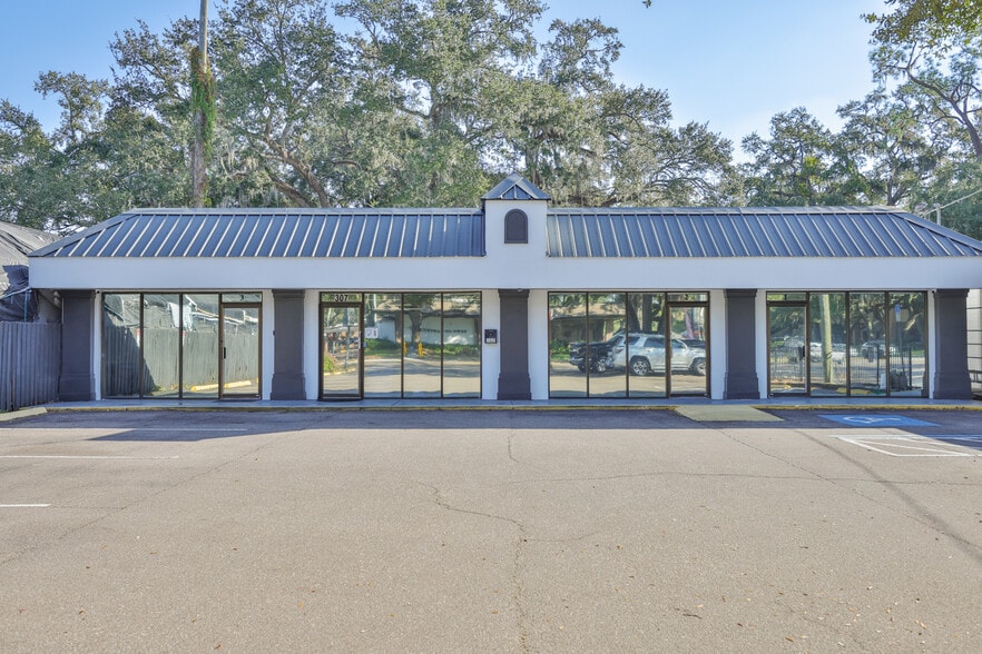 307 S Parsons Ave, Brandon, FL for lease - Primary Photo - Image 1 of 42