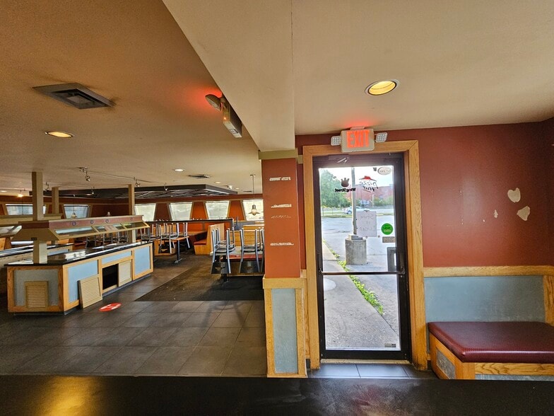 W156N8420 Pilgrim Rd, Menomonee Falls, WI for lease - Building Photo - Image 3 of 3