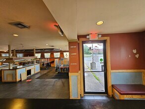 W156N8420 Pilgrim Rd, Menomonee Falls, WI for lease Interior Photo- Image 1 of 3