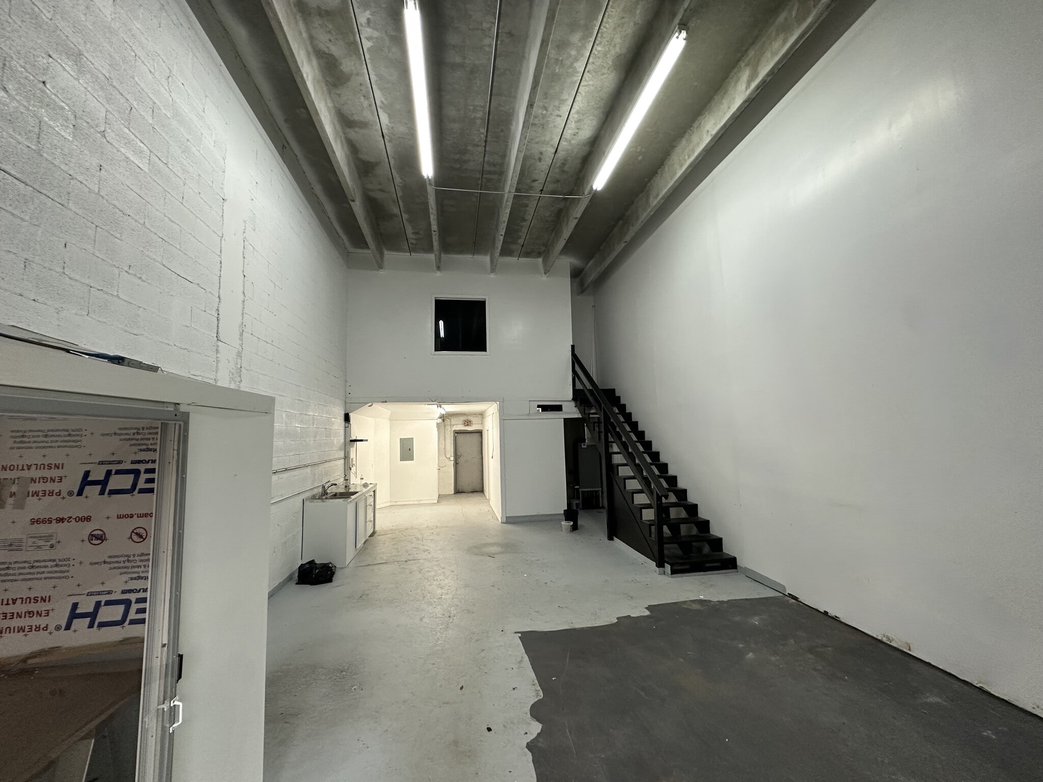 4331 N Dixie Hwy, Boca Raton, FL for lease Interior Photo- Image 1 of 2