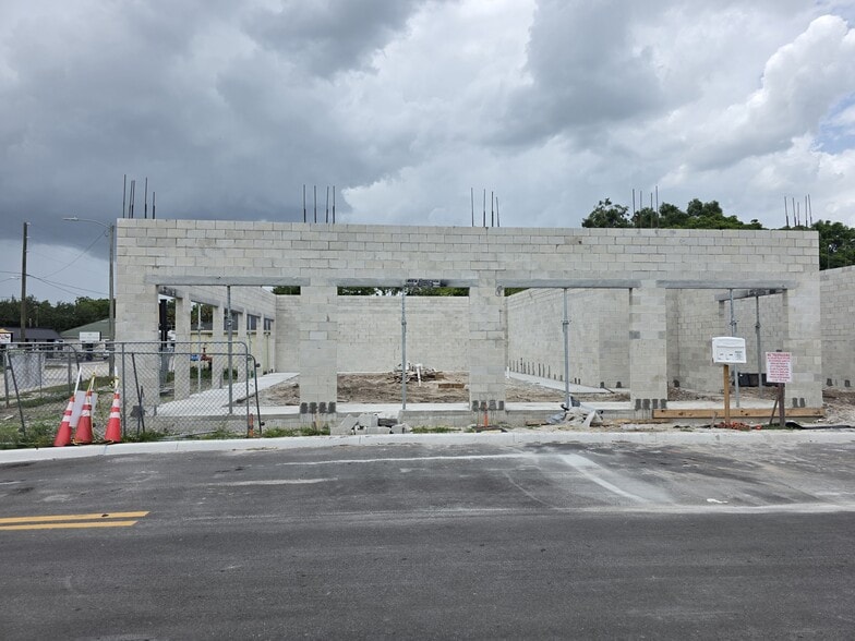 425 S Woodland Blvd, Deland, FL for lease - Building Photo - Image 3 of 31