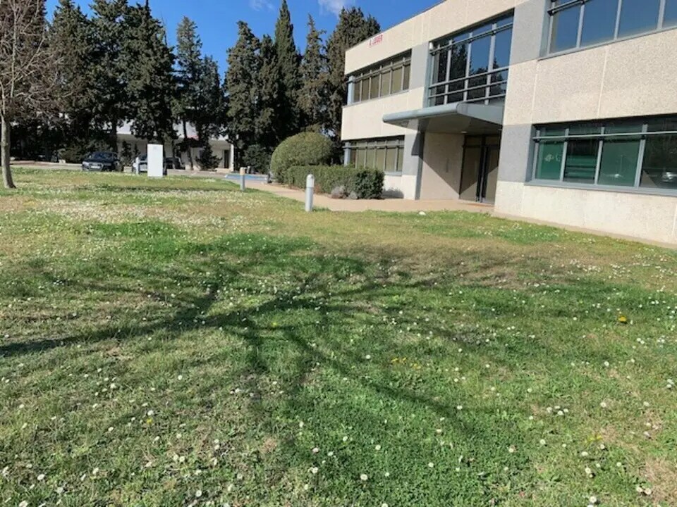 Office in Avignon for lease Building Photo- Image 1 of 13