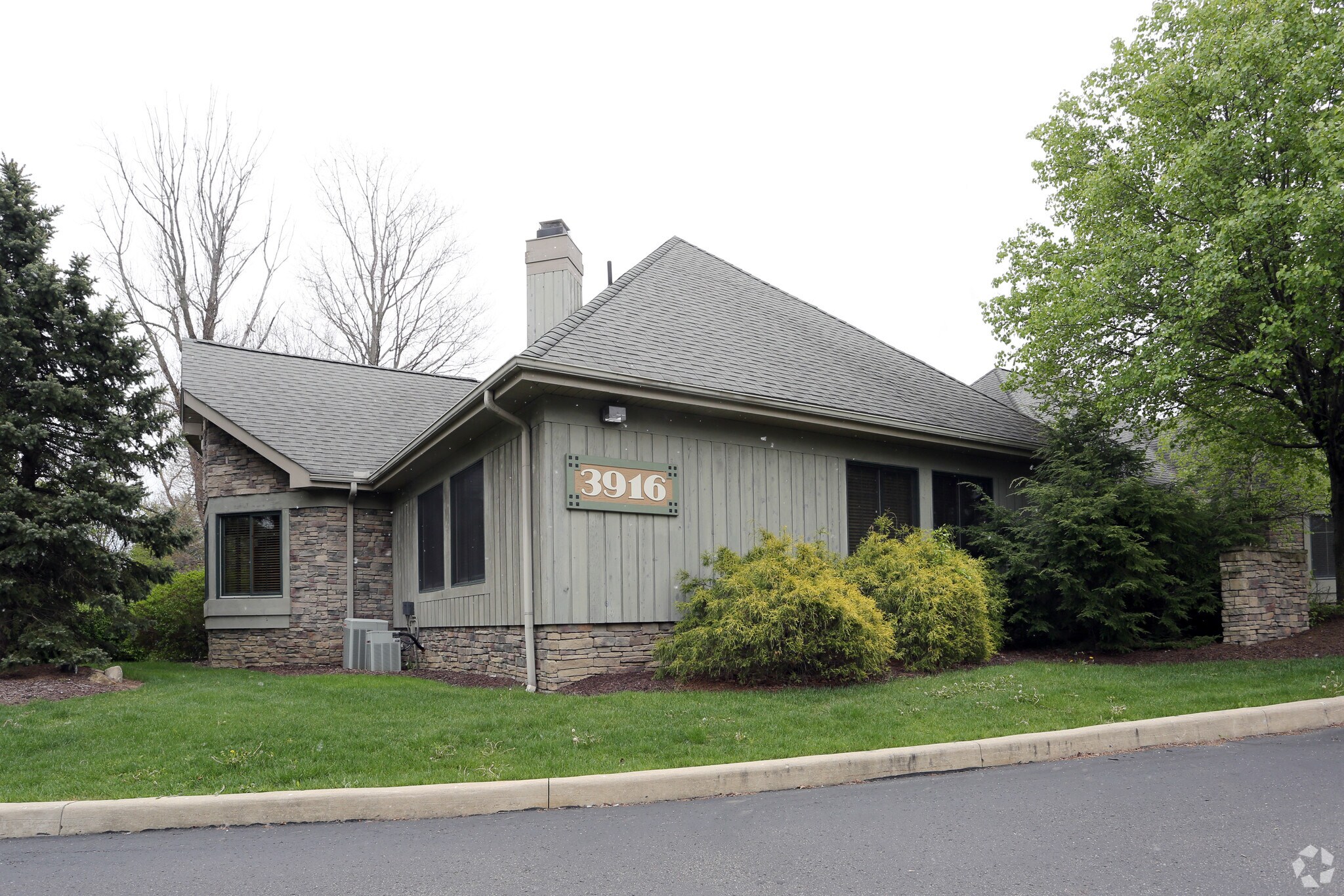 3916 Clock Pointe Trl, Stow, OH for sale Primary Photo- Image 1 of 1