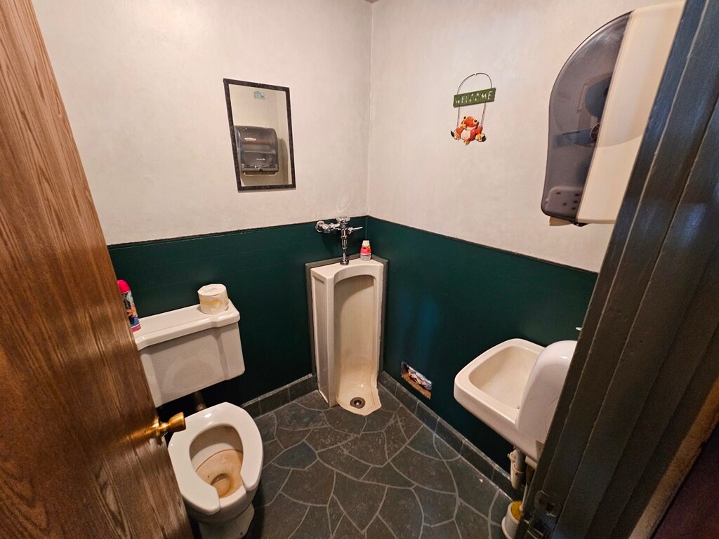 107760 County Road A, Dorchester, WI 54425 Jerkwater Supper Club