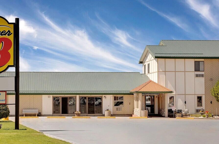 609 W Main St, Cut Bank, MT 59427