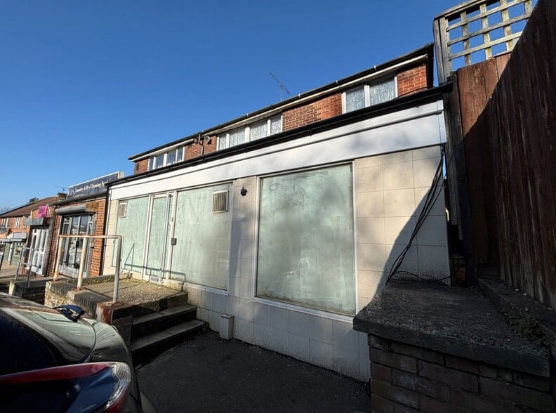 14-14A Eaton Green Rd, Luton for sale - Building Photo - Image 1 of 1