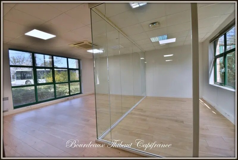Flex in Montlhéry for lease - Interior Photo - Image 3 of 4
