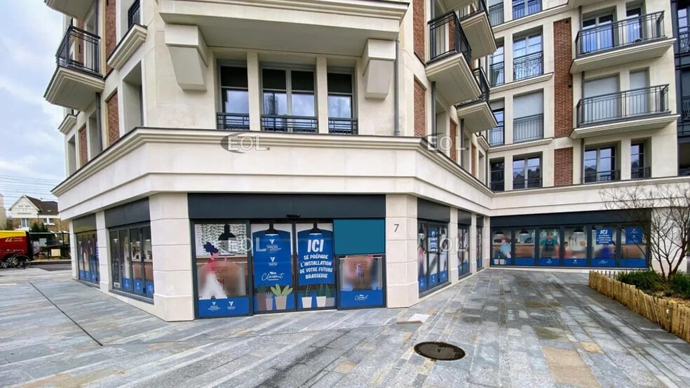 Retail in Clamart for lease - Building Photo - Image 2 of 5