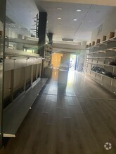 Retail in Madrid, Madrid for lease Interior Photo- Image 2 of 6