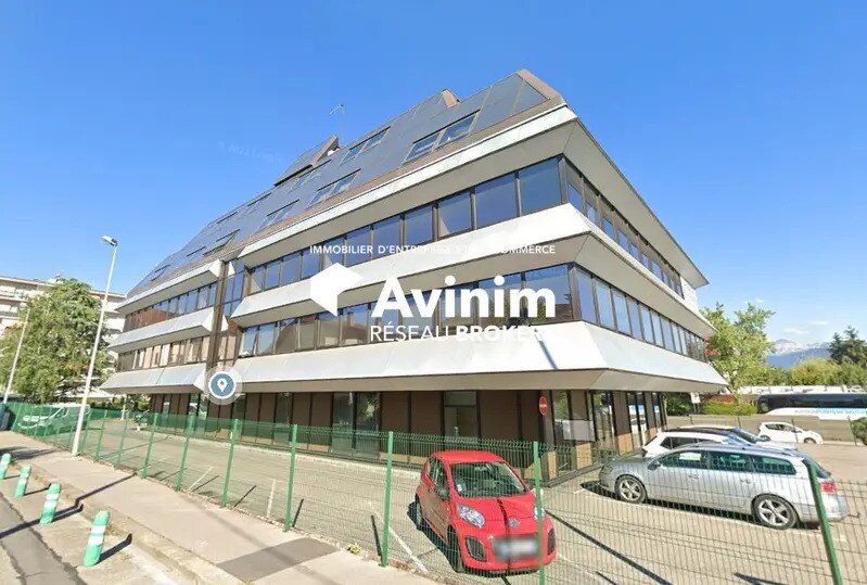 Office in Annecy for lease - Building Photo - Image 2 of 20
