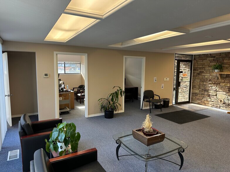 7050 McComber St, Sacramento, CA for sale - Interior Photo - Image 3 of 8