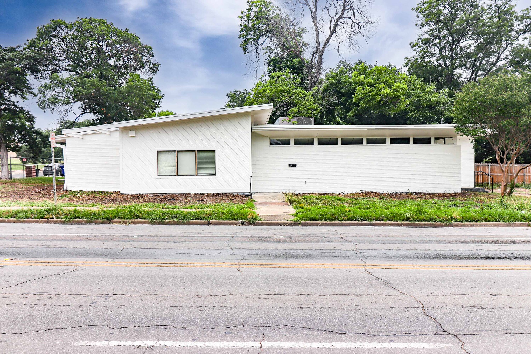 1925 N 25th St, Waco, TX for sale Building Photo- Image 1 of 1