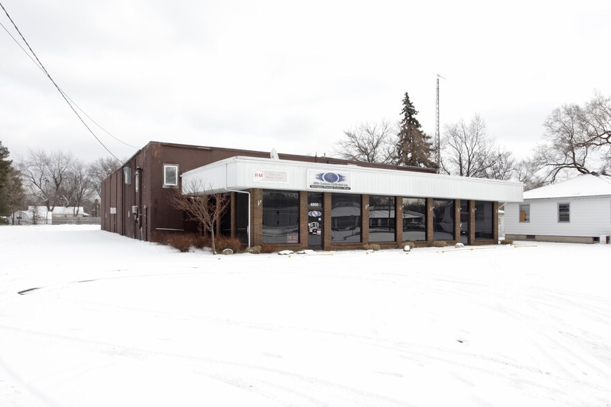 4860 S Division Ave, Kentwood, MI for sale - Primary Photo - Image 1 of 1