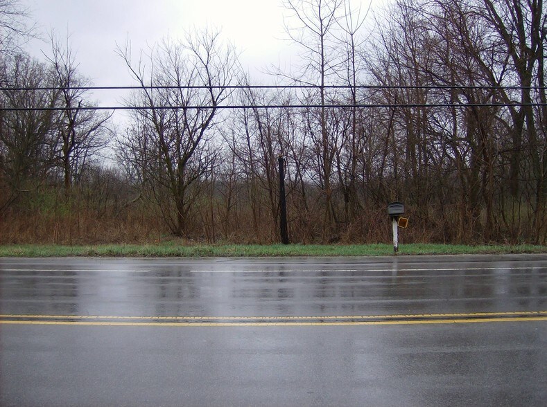 S Huntington St, Syracuse, IN for sale - Primary Photo - Image 1 of 1