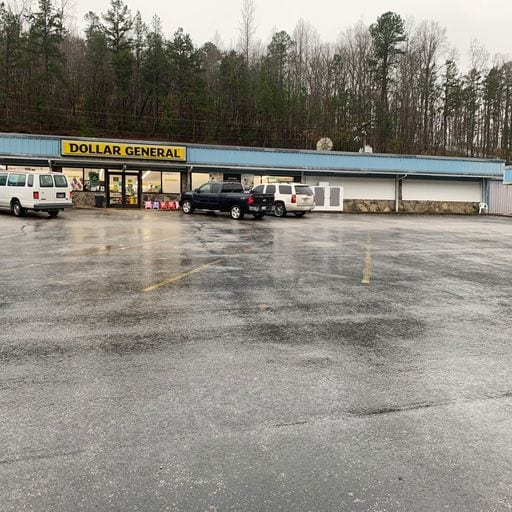 527-531 W Highway 64, Waynesboro, TN for sale - Building Photo - Image 2 of 2