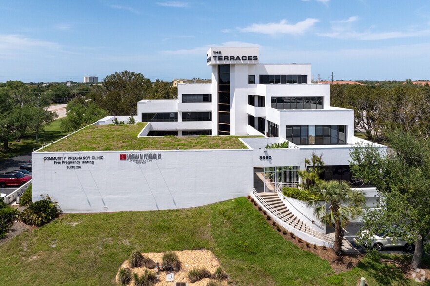 8660 College Pky, Fort Myers, FL for lease - Building Photo - Image 1 of 8