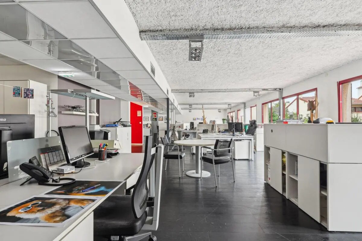 Office in Montrouge for sale Interior Photo- Image 1 of 15