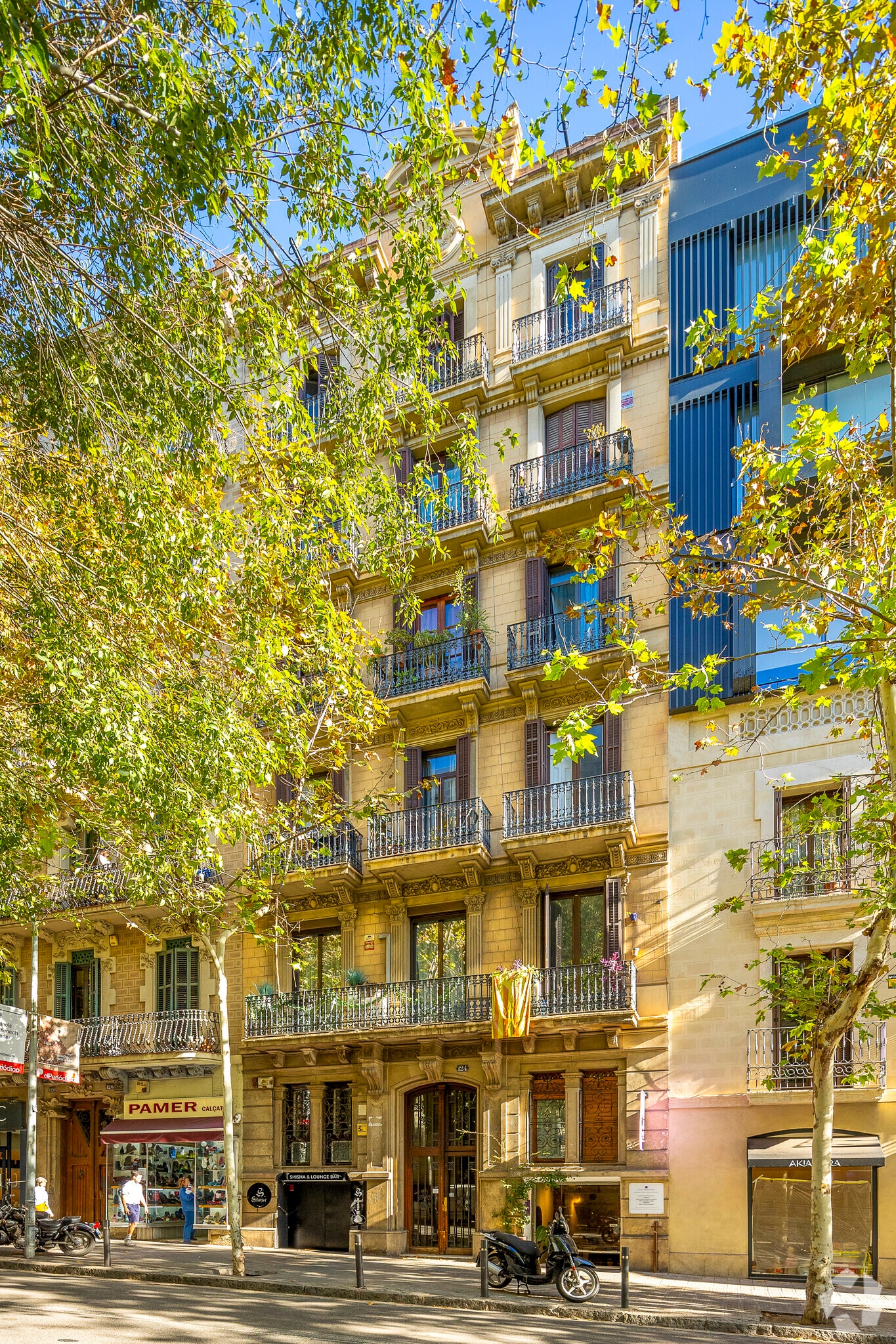 Multifamily in Barcelona, Barcelona for sale Primary Photo- Image 1 of 2