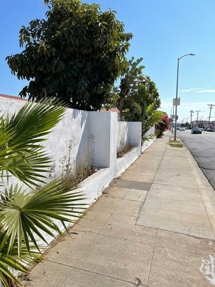 3669 W Slauson Ave, Los Angeles, CA for sale - Building Photo - Image 1 of 11