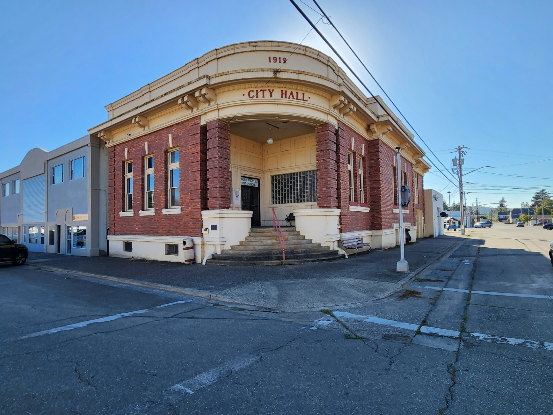 99 E 2nd St, Coquille, OR for sale Primary Photo- Image 1 of 15