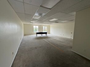 501 W Channel Islands Blvd, Port Hueneme, CA for lease Building Photo- Image 1 of 5