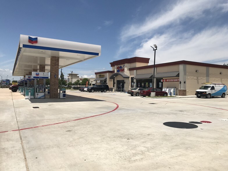 10103 S Sam Houston Pky E, Houston, TX, 77075 Service Station