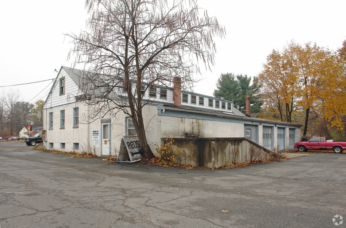 1247 Queen St, Southington, CT 06489