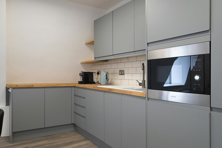 9-11 The Quadrant, Richmond for lease - Building Photo - Image 3 of 10