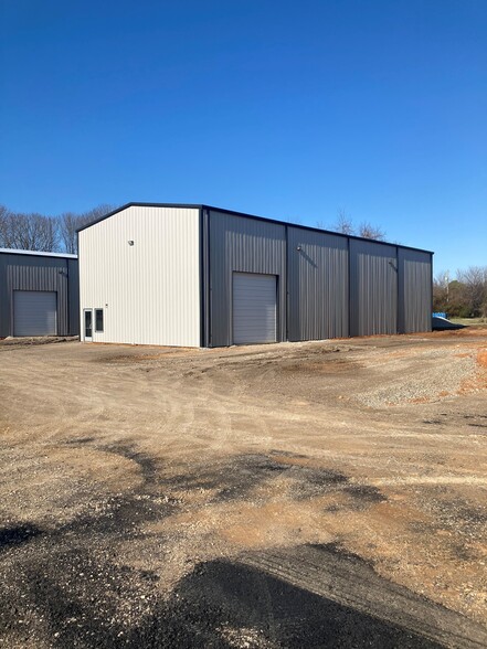 209 Industrial Dr, Franklin, KY for lease - Building Photo - Image 1 of 15