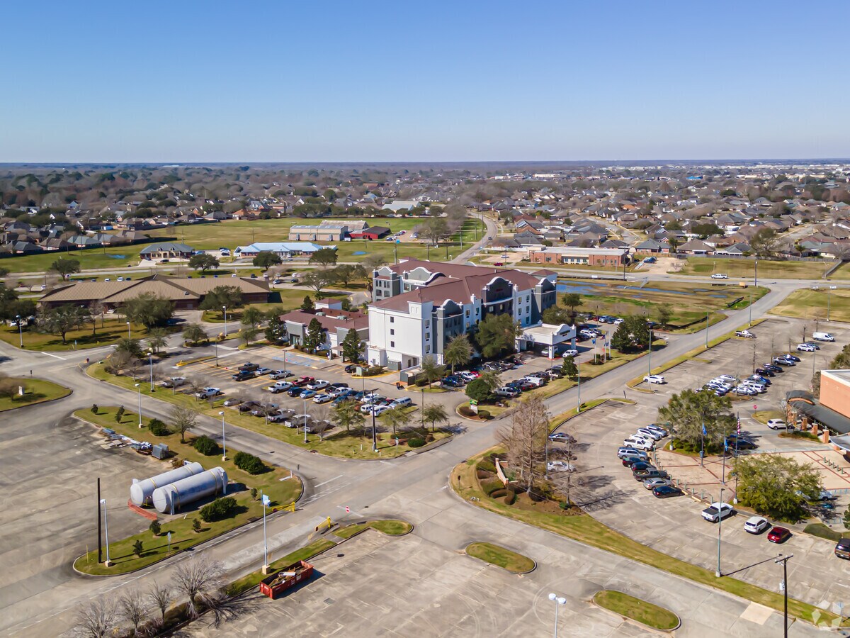 142 Library Dr, Houma, LA 70360