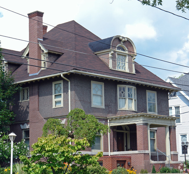 32 Riverside Dr, Binghamton, NY for sale - Building Photo - Image 1 of 12