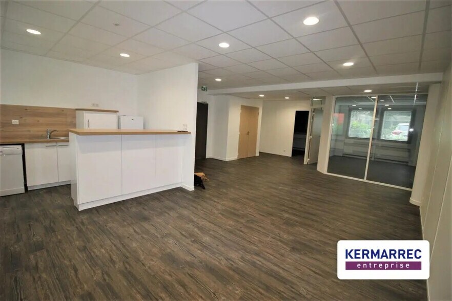 Office in Rennes for lease - Building Photo - Image 1 of 13