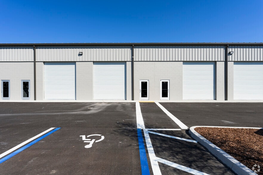 452 Ninth St, Bunnell, FL for lease - Building Photo - Image 3 of 19