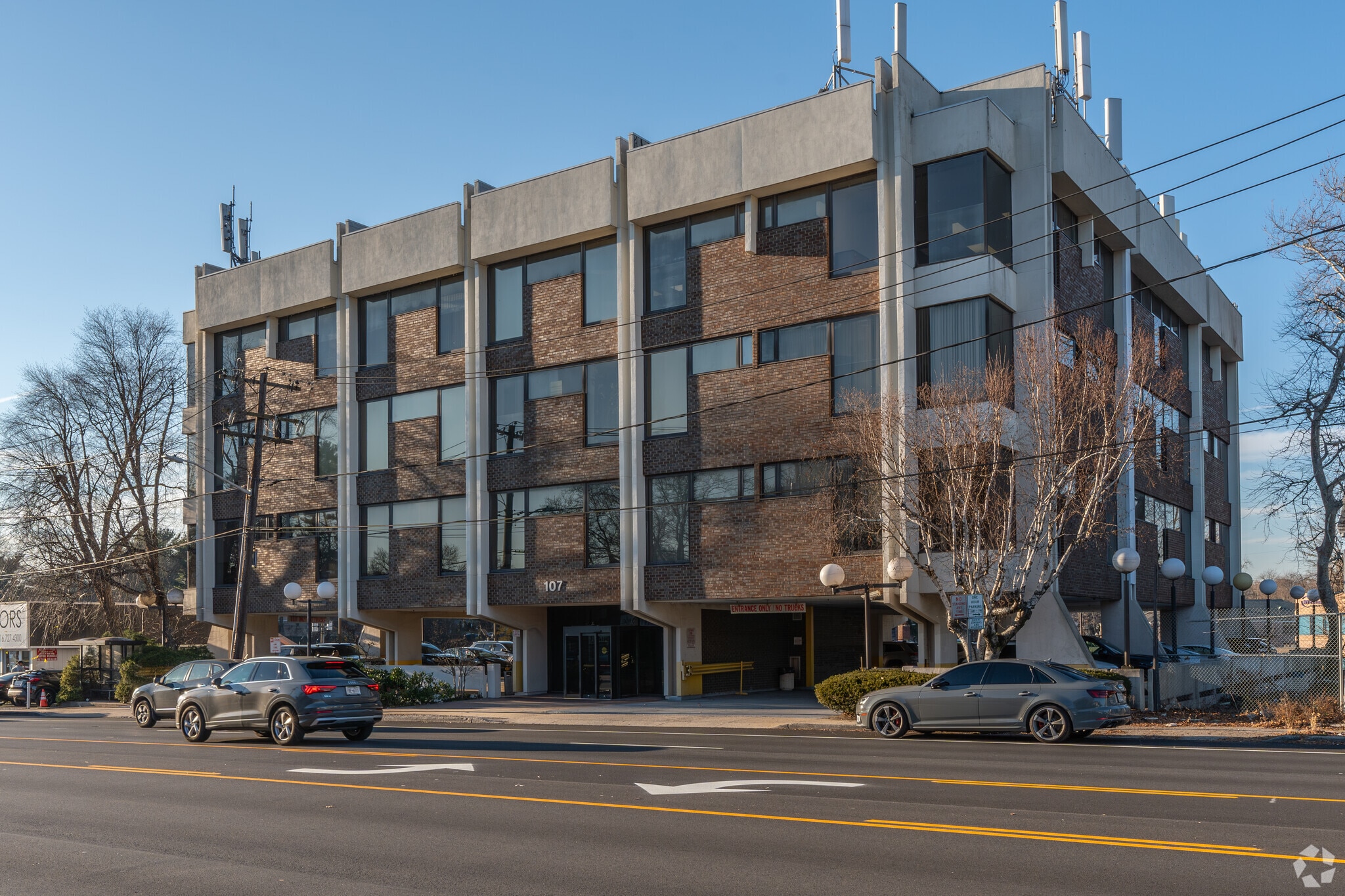 107 Northern Blvd, Great Neck, NY for lease Primary Photo- Image 1 of 17