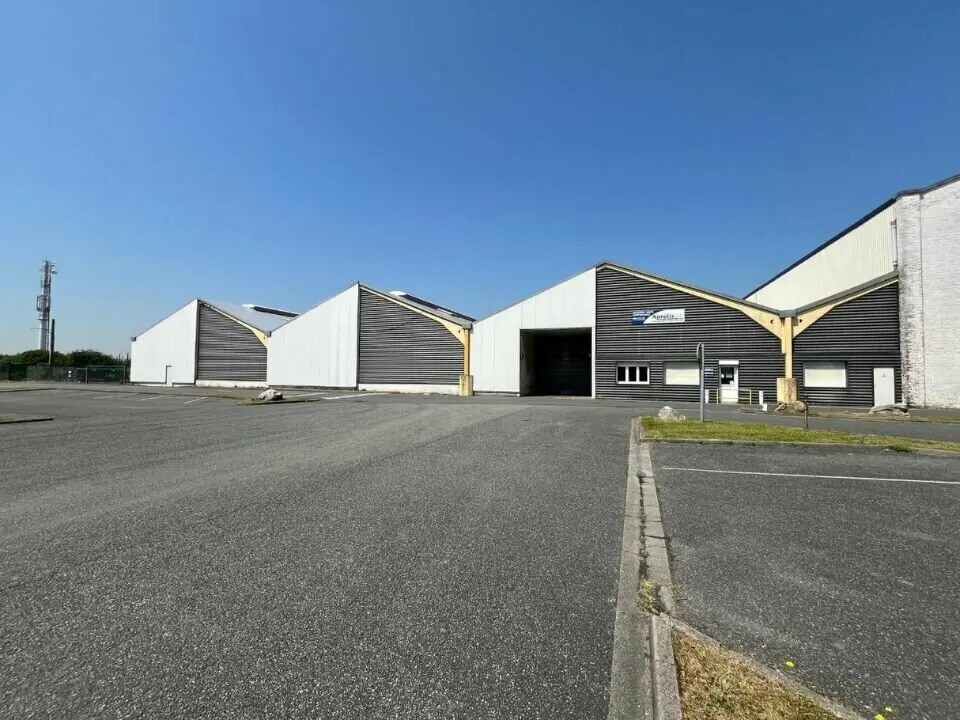 Industrial in Coquelles for lease Building Photo- Image 1 of 8