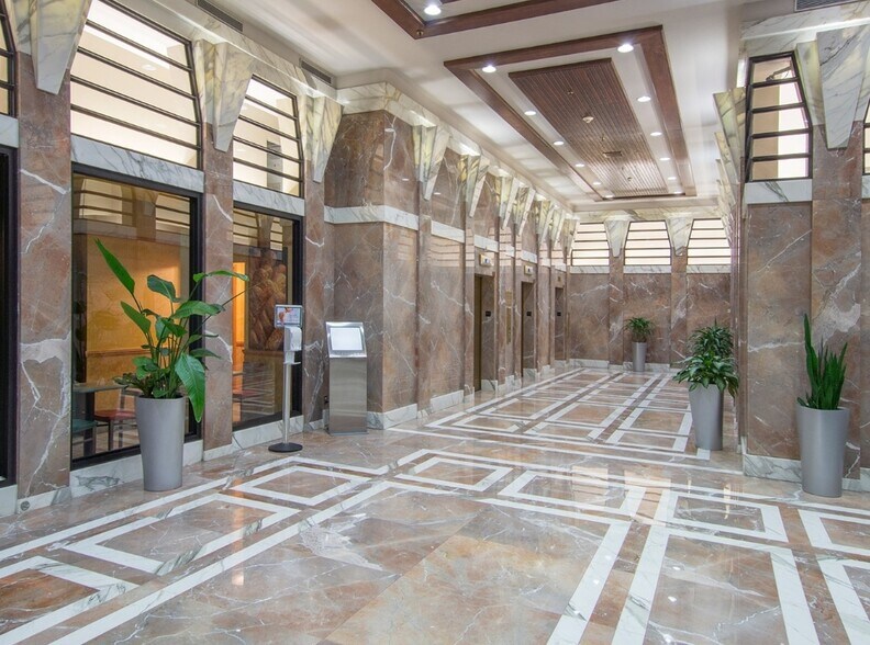 180 Elgin St, Ottawa, ON for lease - Lobby - Image 3 of 6