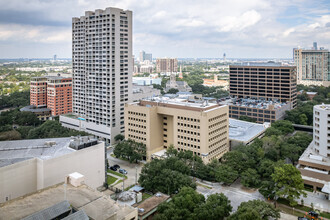 1213 Hermann Dr, Houston, TX - aerial  map view